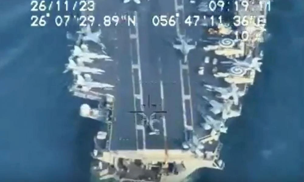 Δείτε το: Καρέ-καρέ η "εμπλοκή" ιρανικών UAV με το αμερικανικό αεροπλανοφόρο USS Eisenhower στον Περσικό Κόλπο (Βίντεο)